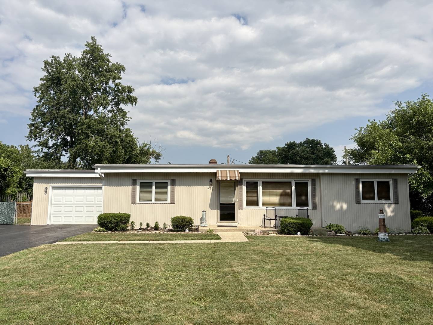 6251 Blackstone AVE, La Grange Highlands, IL 60525