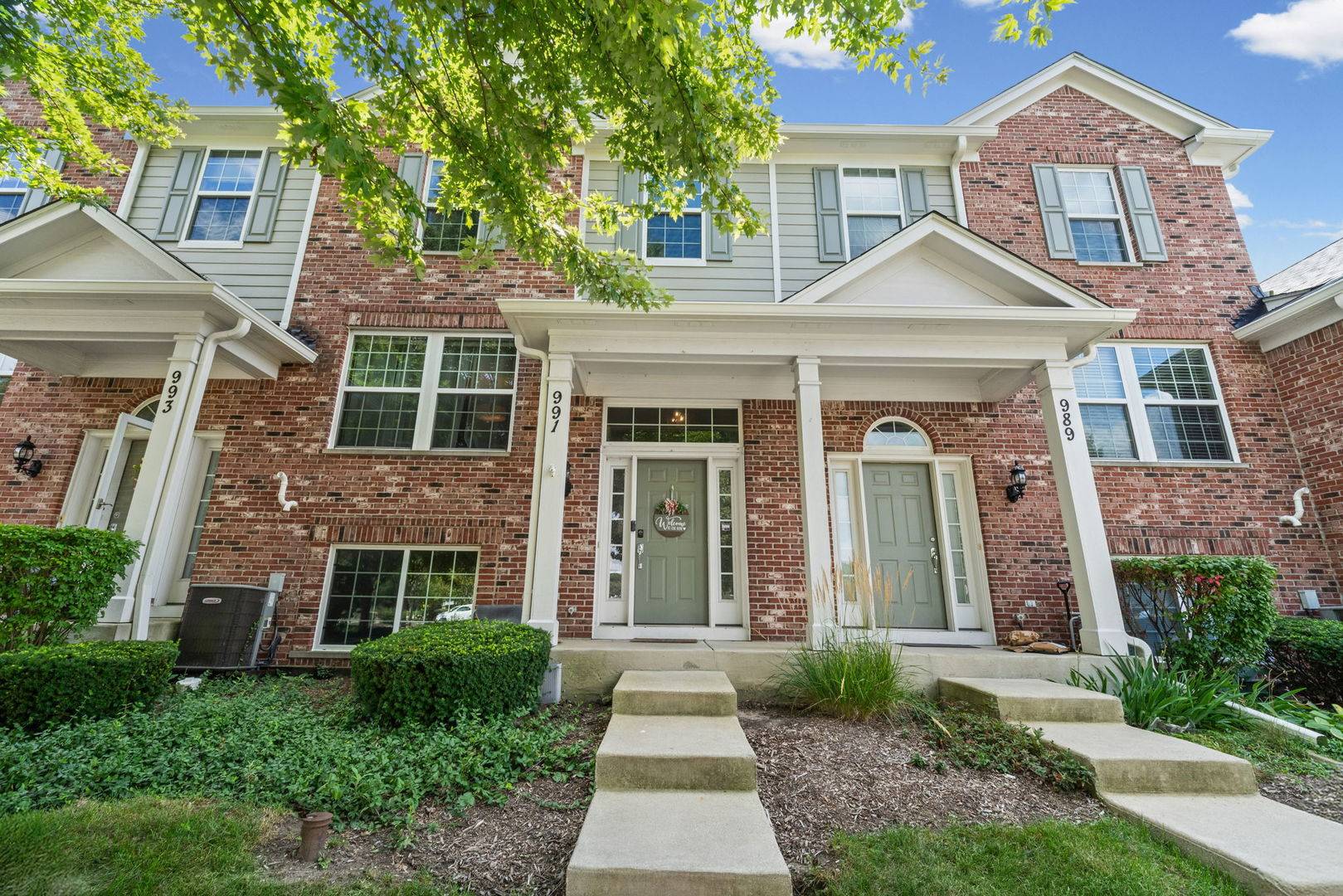 991 Reserve DR, Elgin, IL 60124