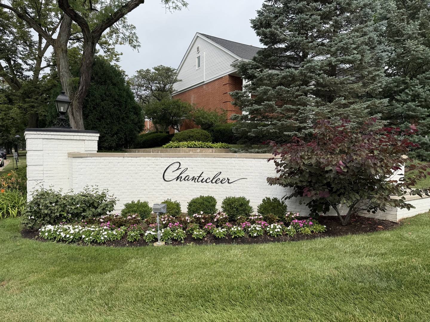 1205 Chanticleer LN, Hinsdale, IL 60521