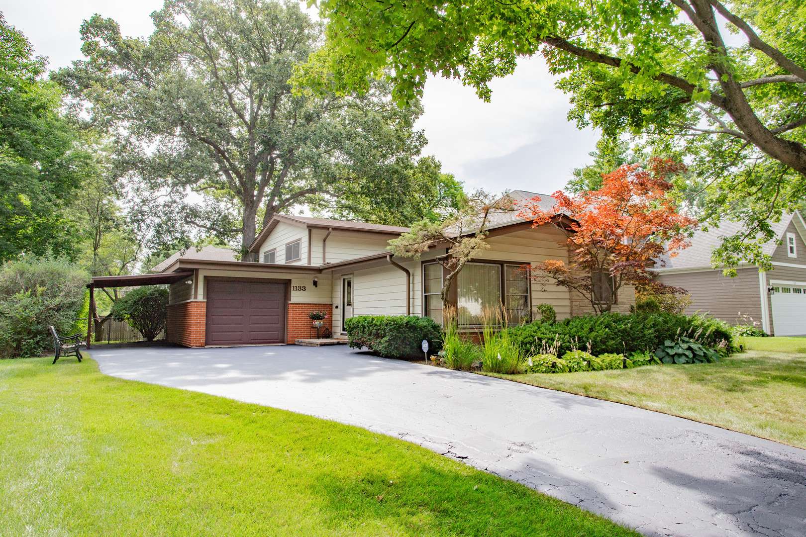 1133 KENTON RD, Deerfield, IL 60015