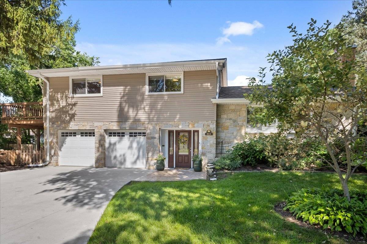 803 Pine ST, Deerfield, IL 60015