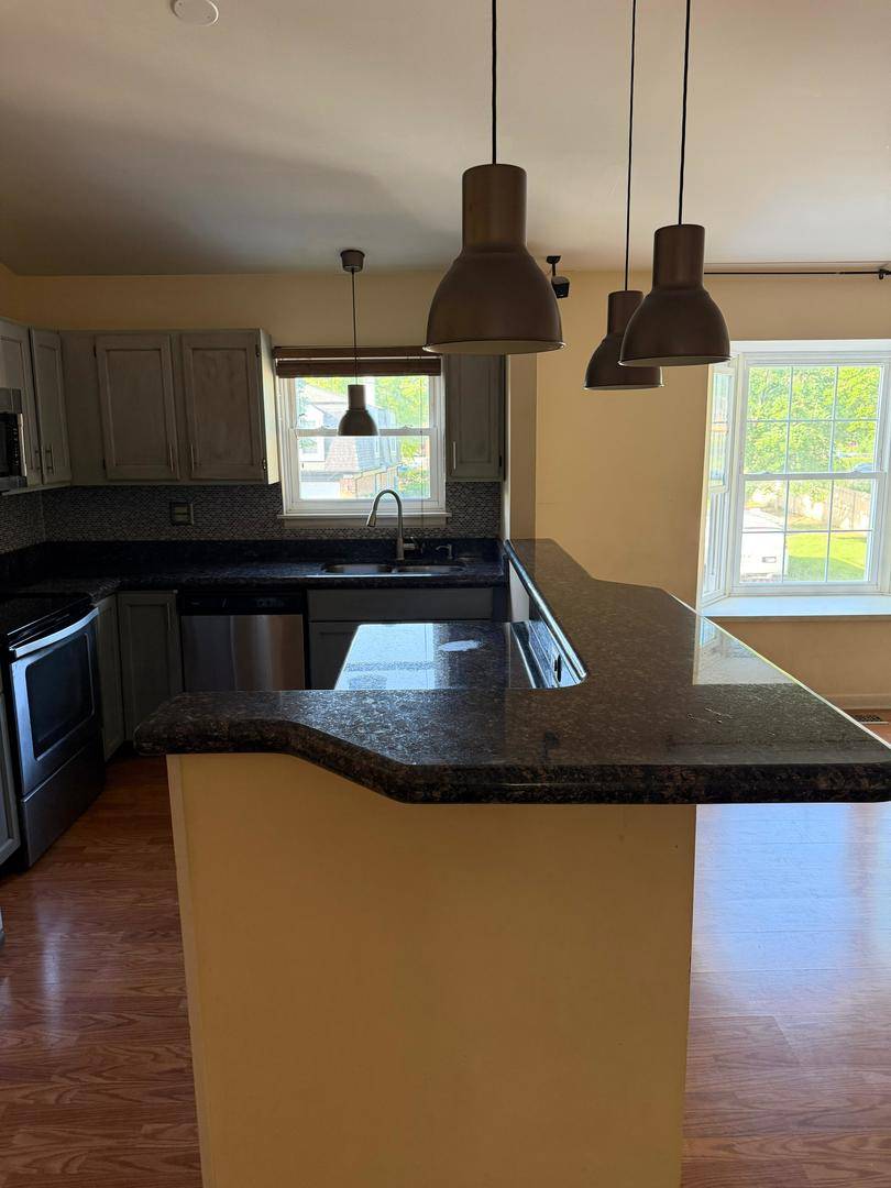 156 W Golf RD #C, Libertyville, IL 60048