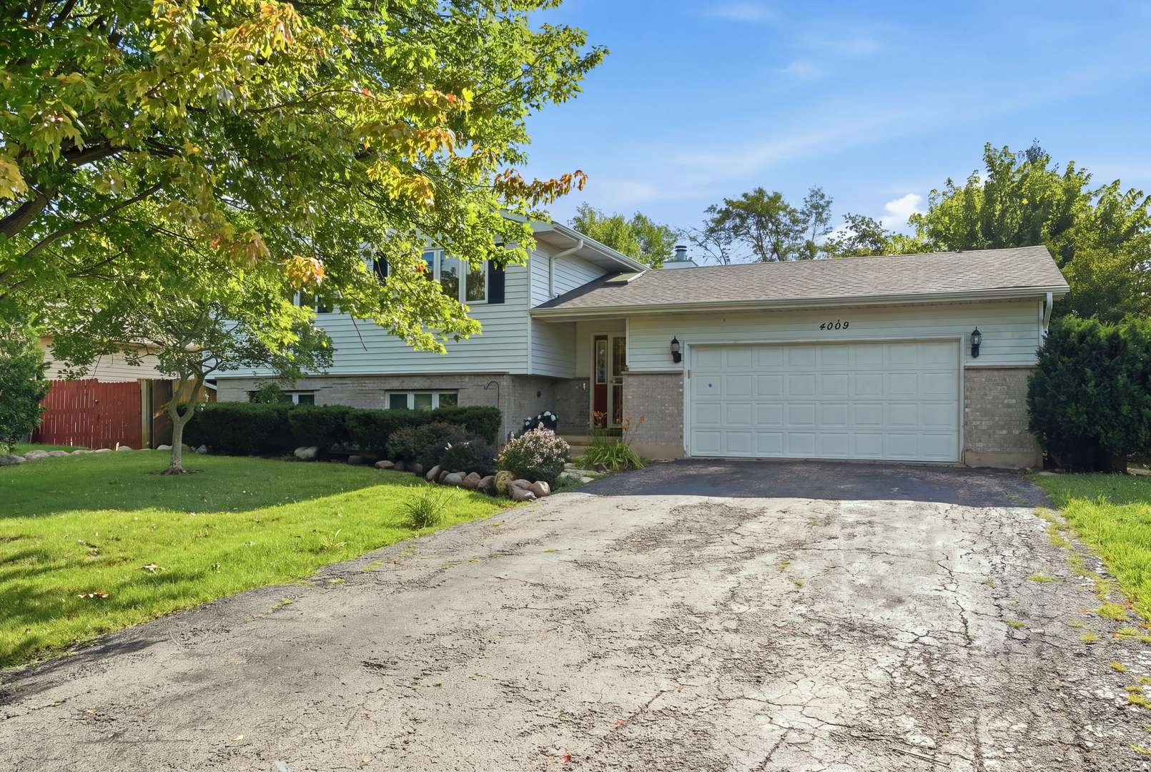 4009 Ridge RD, Zion, IL 60099