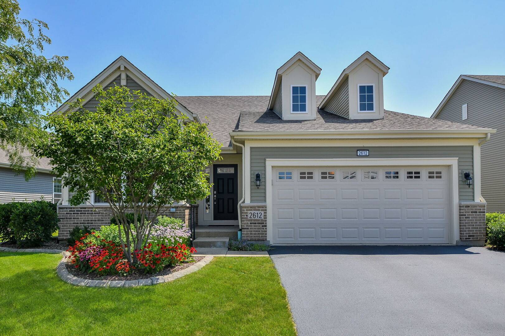 2612 Drexel DR, Naperville, IL 60564