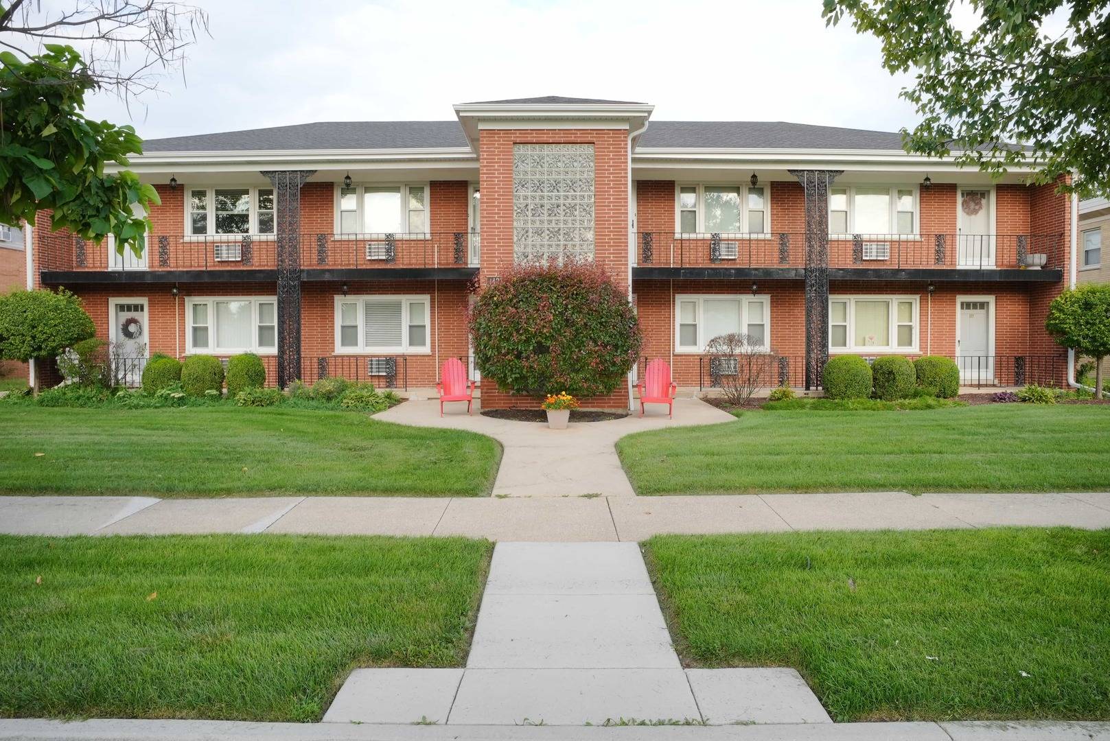 1427 Homestead RD #E, La Grange Park, IL 60526
