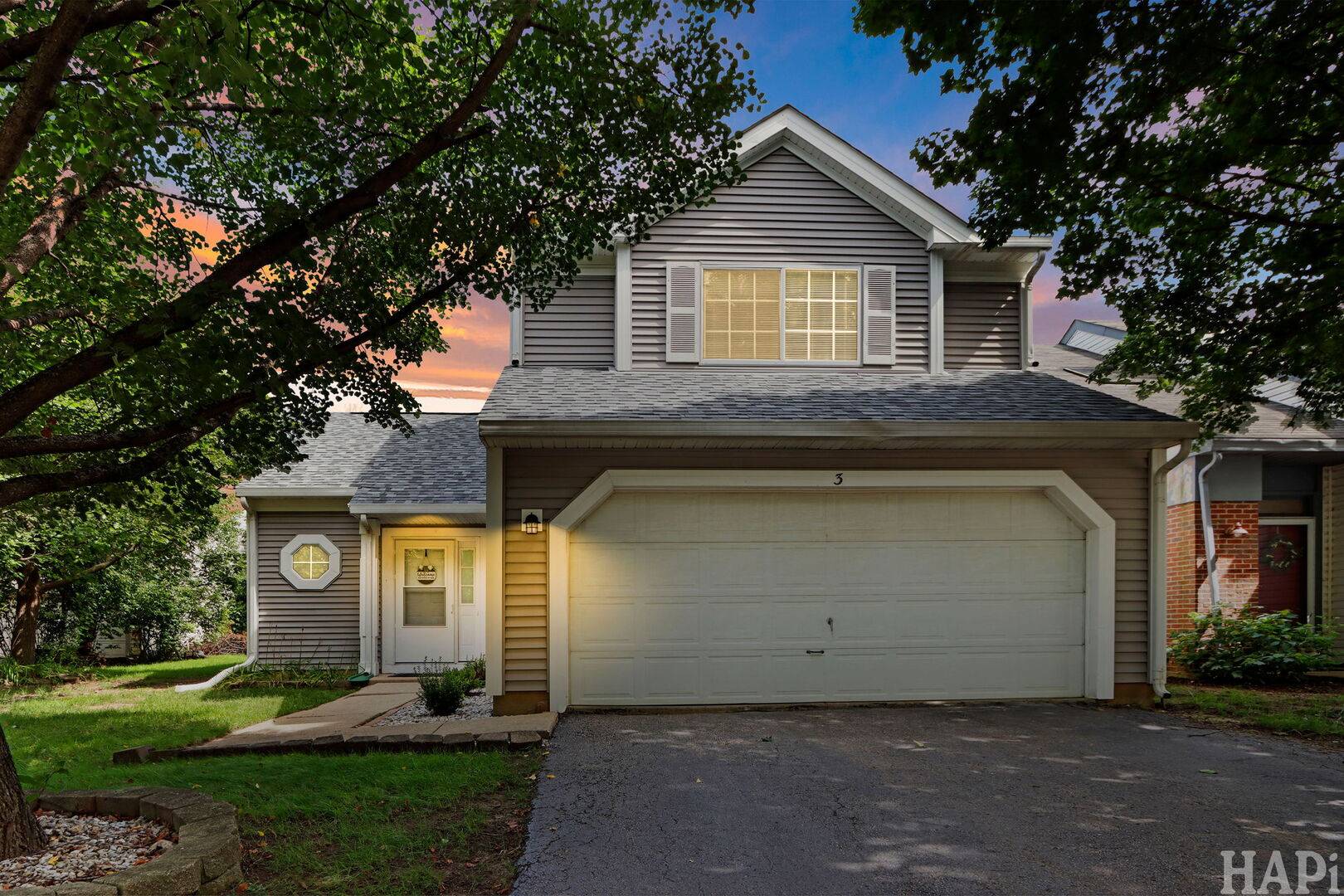 3 Crabapple CT, Lake In The Hills, IL 60156