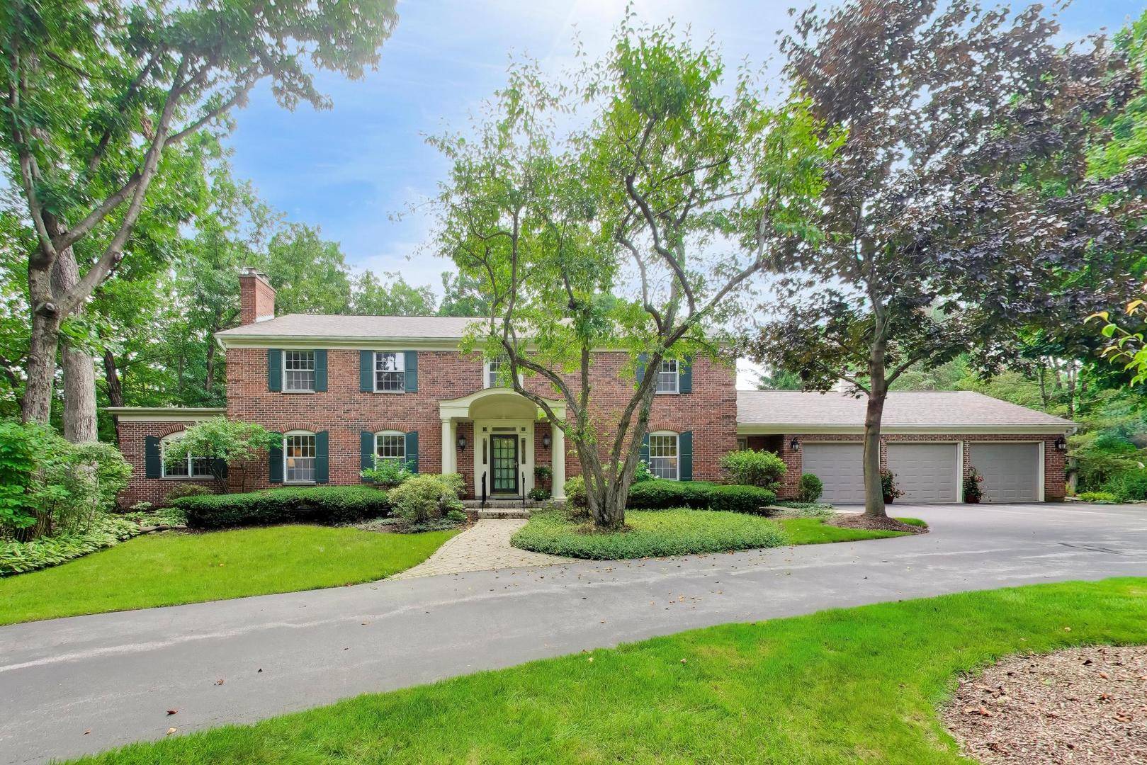 1041 Havenwood LN, Lake Forest, IL 60045