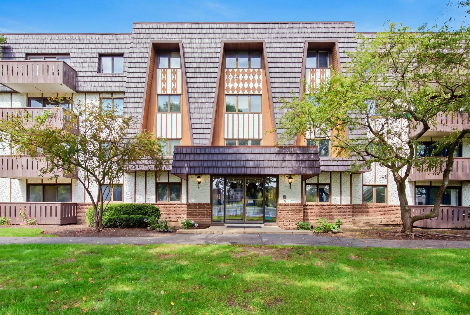 13200 Heiden CIR #2301, Lake Bluff, IL 60044