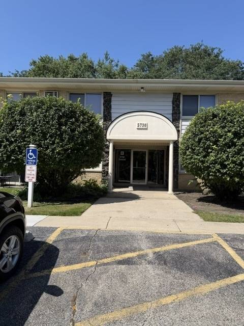 5730 Concord LN #3, Clarendon Hills, IL 60514