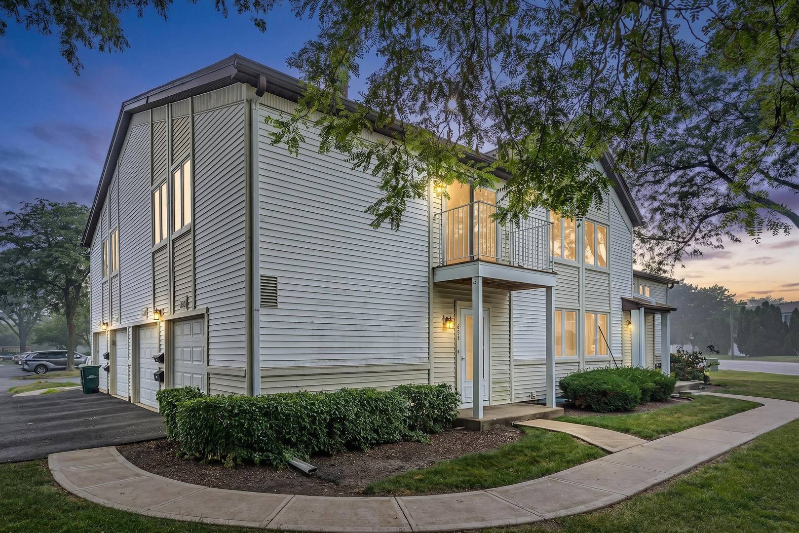 608 Inverrary LN #608, Deerfield, IL 60015