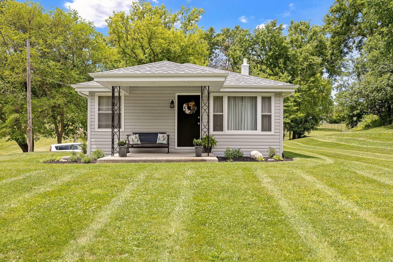 11S130 Madison ST, Burr Ridge, IL 60527