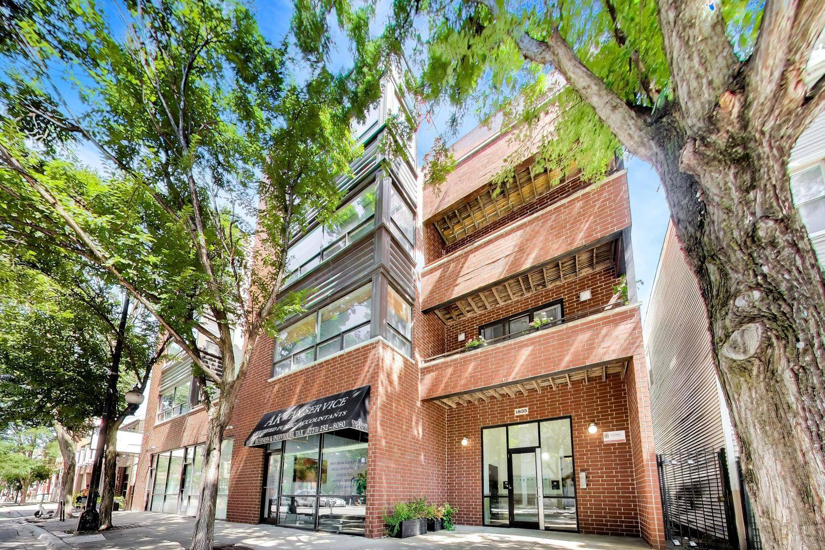 1835 N MILWAUKEE AVE #401, Chicago, IL 60647
