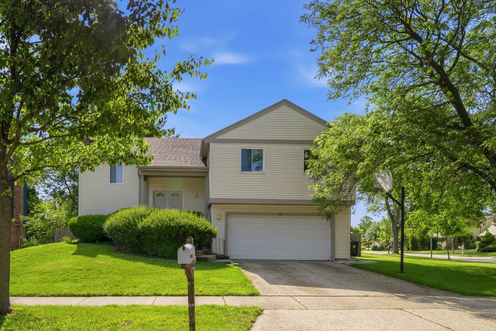 301 HORATIO BLVD, Buffalo Grove, IL 60089