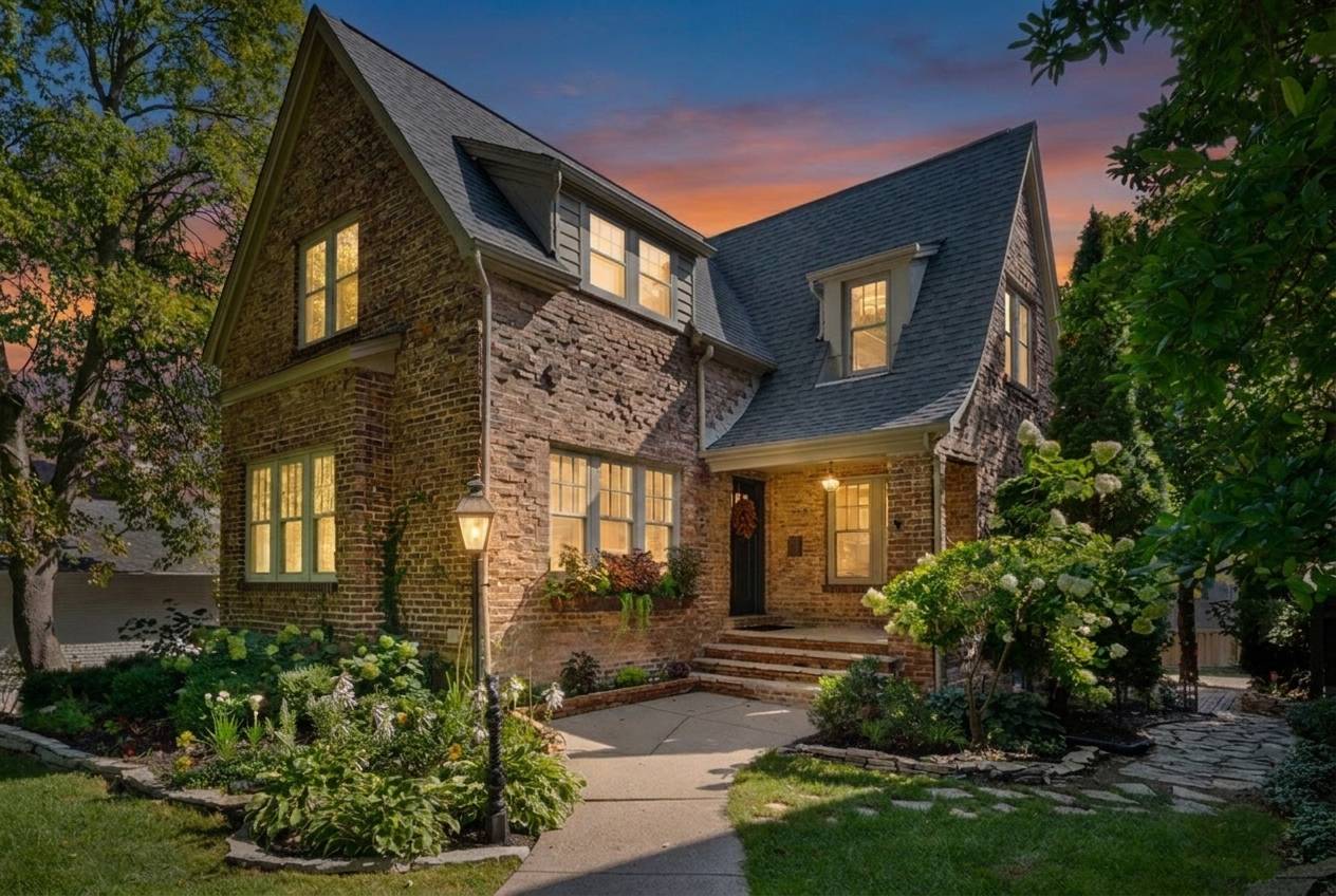 239 S Bruner ST, Hinsdale, IL 60521