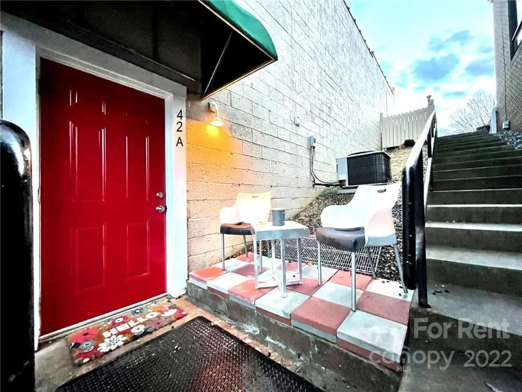 42 Main ST N #A, Mars Hill, NC 28754