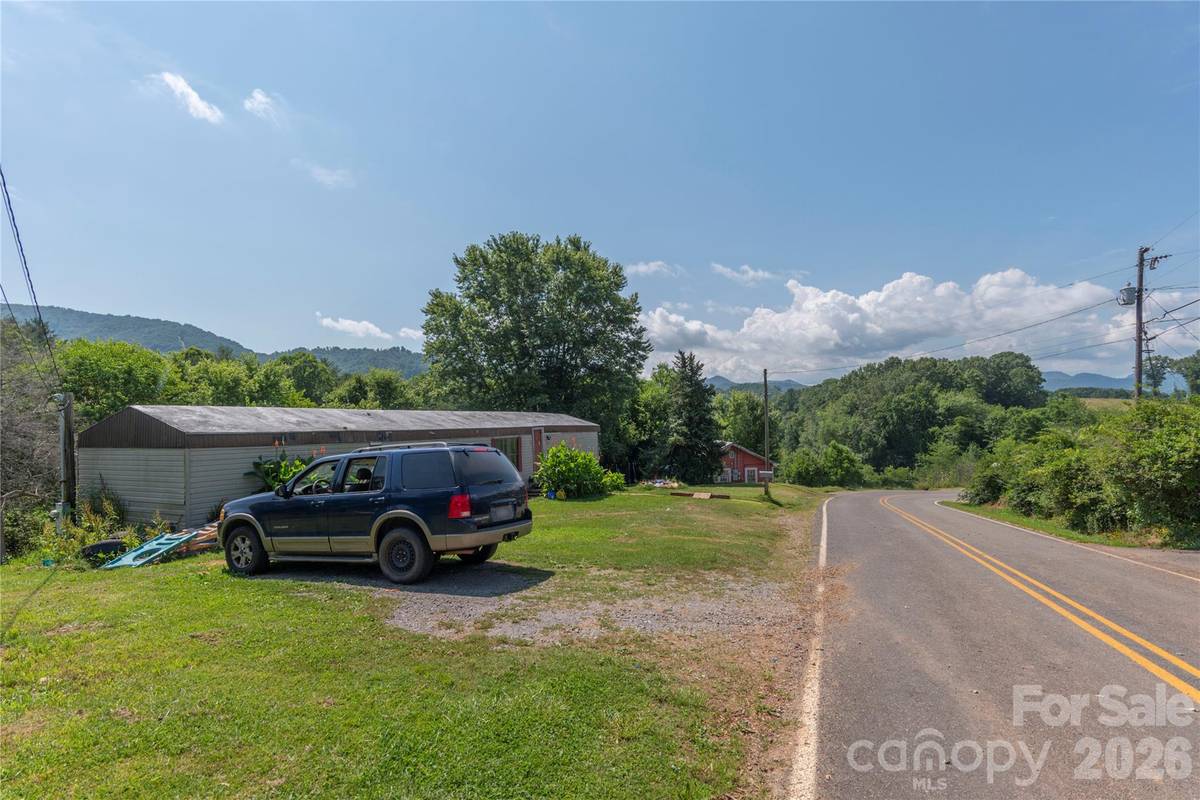 492, 518 and 524 Scruggs CIR, Canton, NC 28716