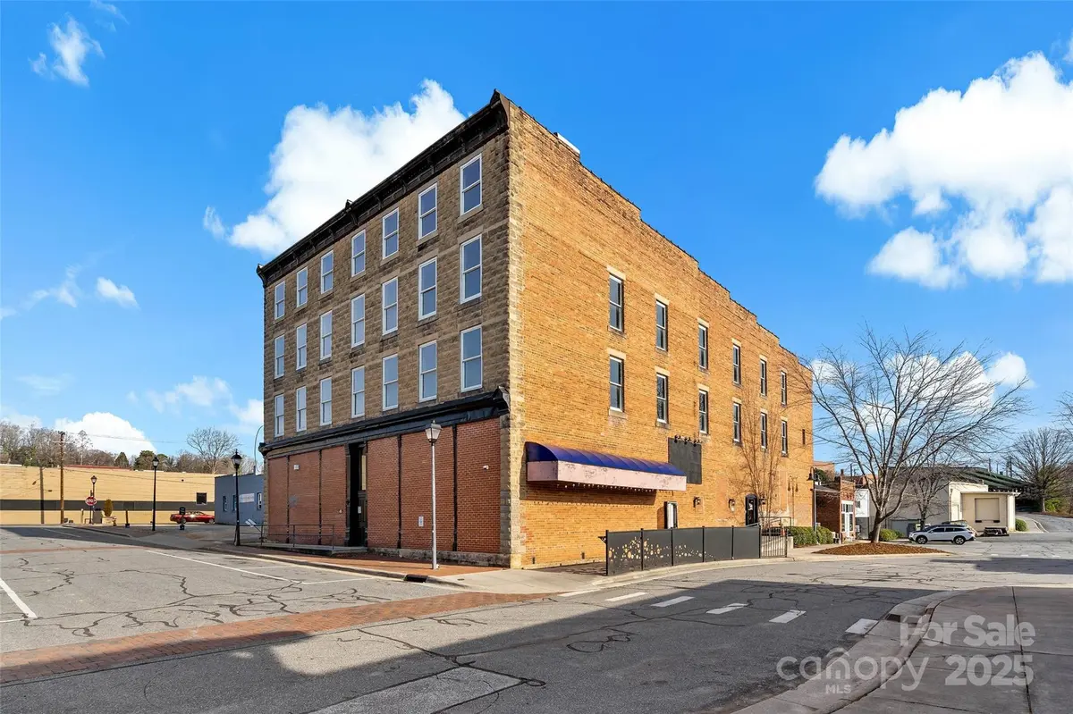45 Depot ST, Marion, NC 28752