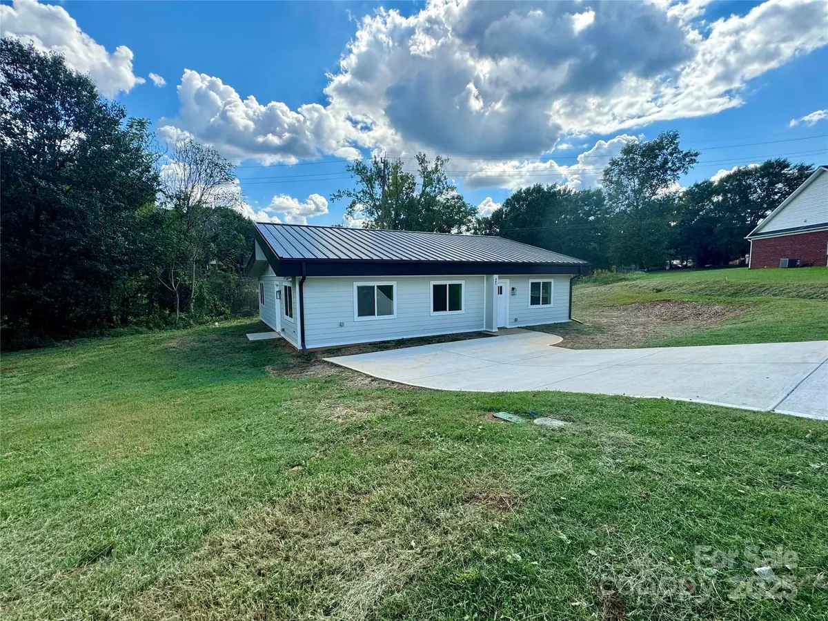 901 Linney LN, Shelby, NC 28152