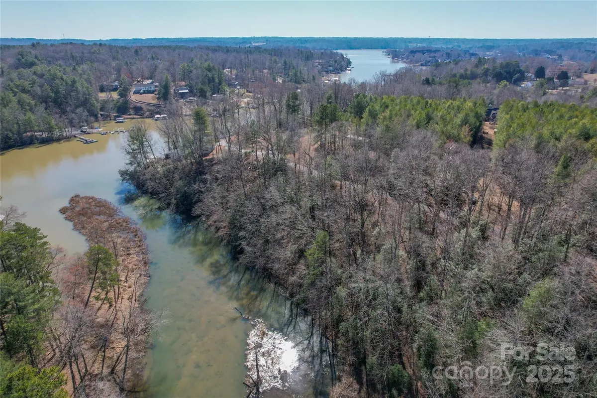 00 Crappie Hollow LN, Taylorsville, NC 28681