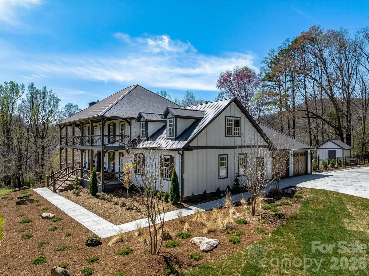 59 W Bradford Hill RD, Mills River, NC 28759