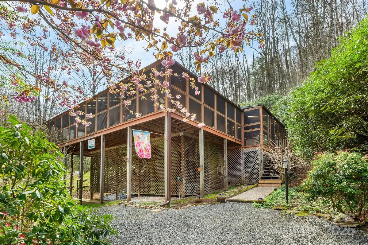 70 Fox RUN, Hot Springs, NC 28743