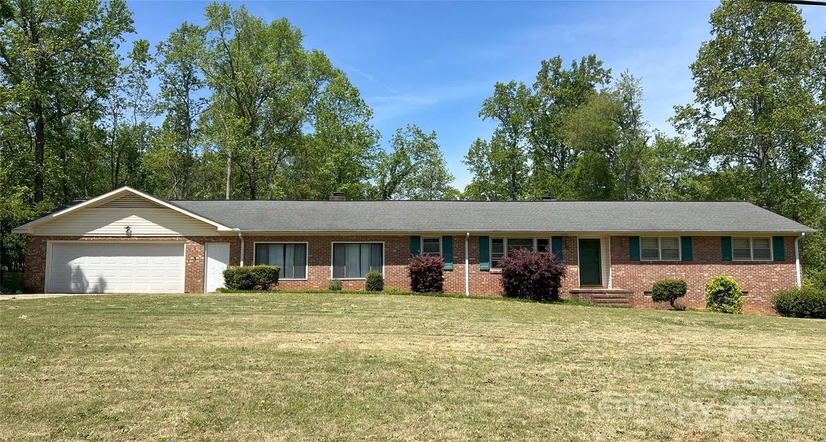 1926 Bud Arthur Bridge RD, Spartanburg, SC 29307