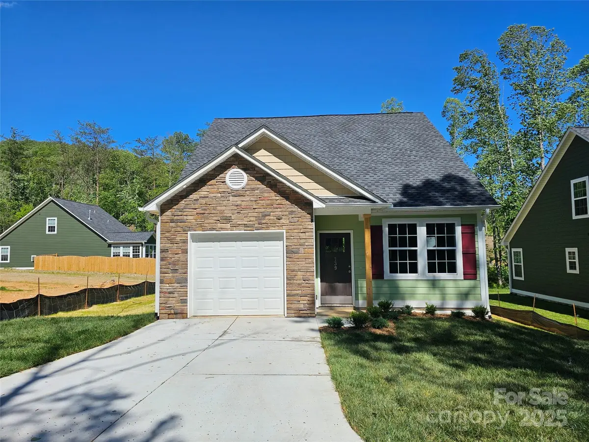 139 Brooks Cove RD, Black Mountain, NC 28711