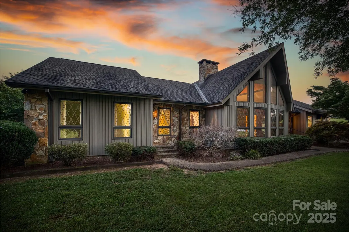 2505 Morganton BLVD SW, Lenoir, NC 28645