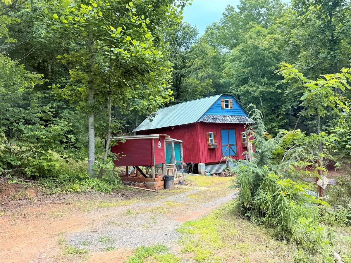 1318 Laughter RD, Mill Spring, NC 28756