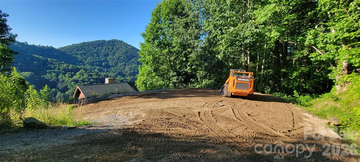 34 Destination DR, Waynesville, NC 28786