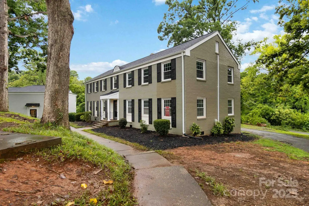343 Wakefield DR, Charlotte, NC 28209