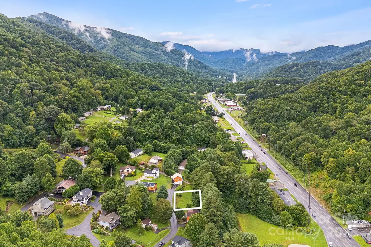 9999 Whippoorwill WAY #6, Waynesville, NC 28786