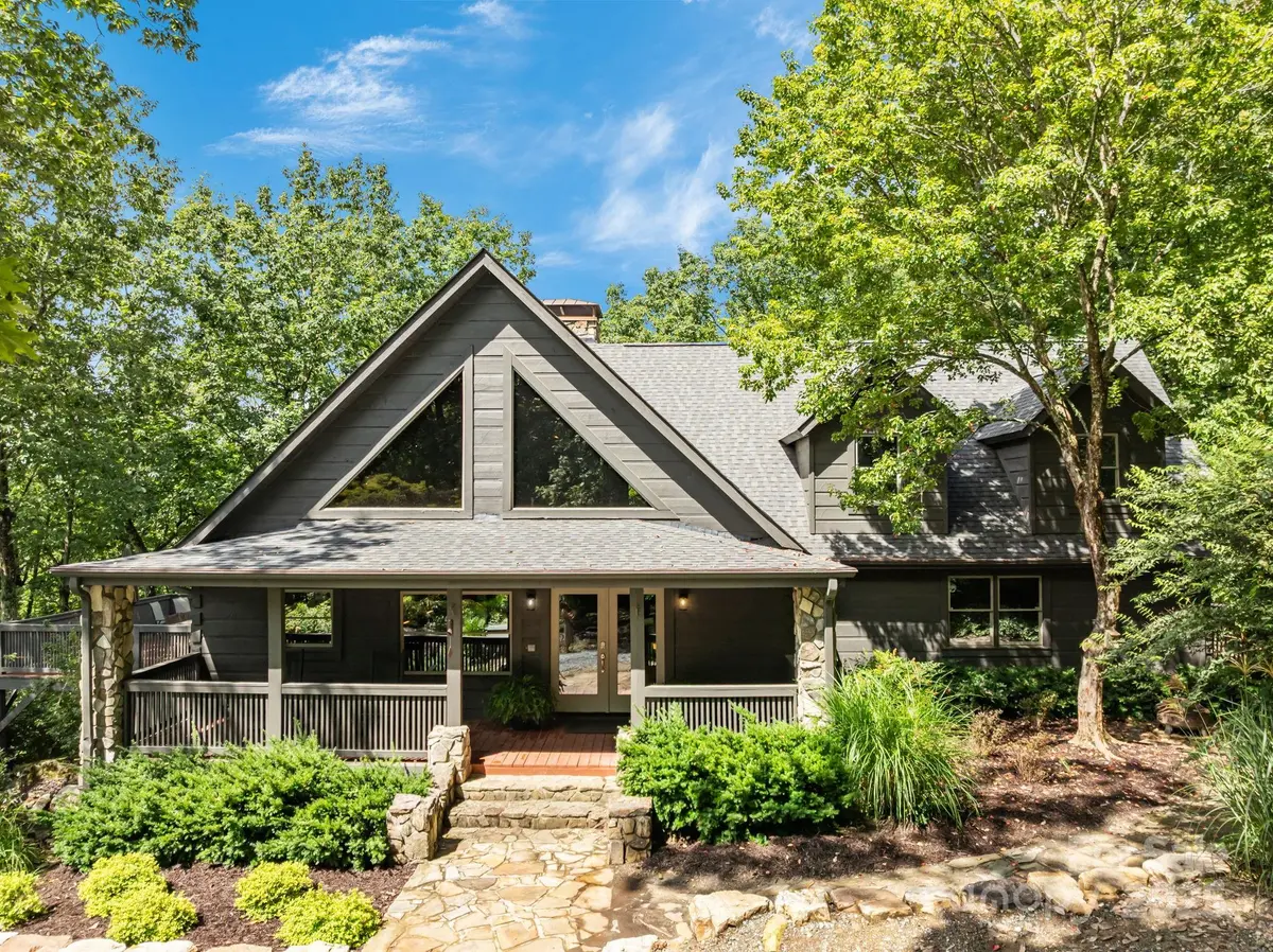 670 Barber RD, Zirconia, NC 28790