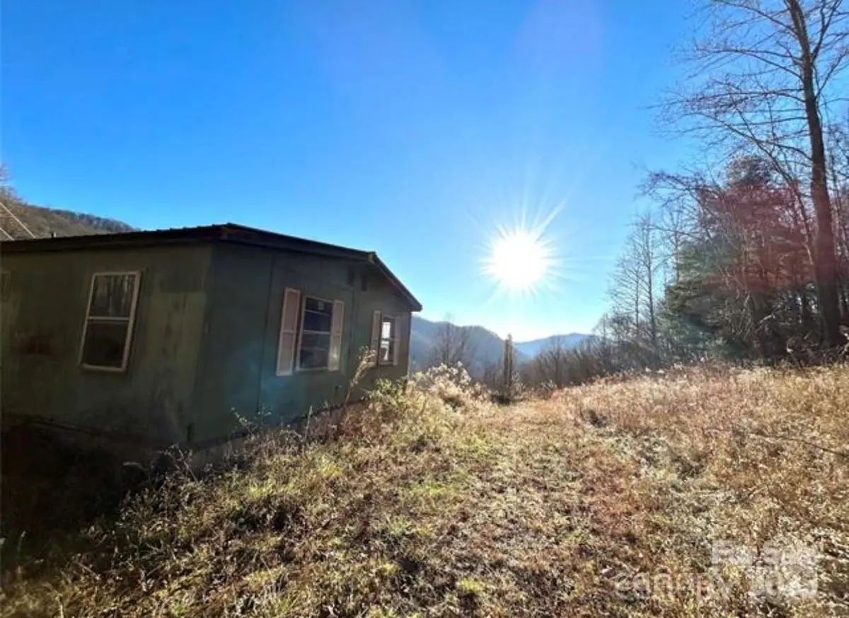 108 Lanning RD, Clyde, NC 28721