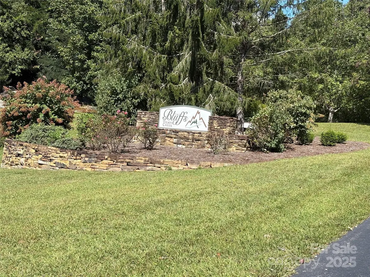 000 National Forest DR, Lenoir, NC 28645