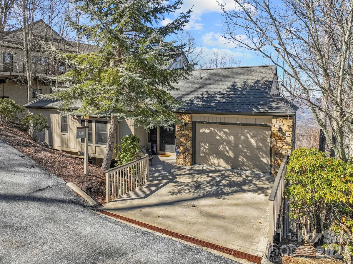 430 Rhododendron LN, Burnsville, NC 28714