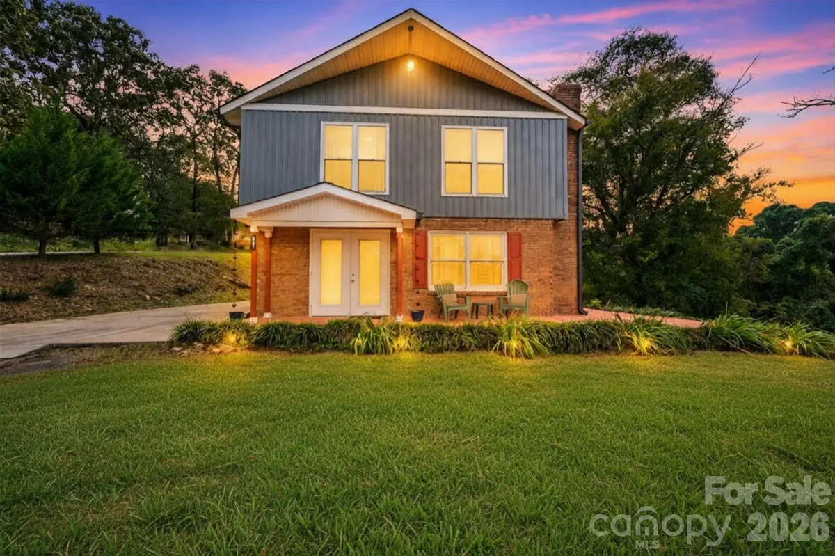 801 N Grove ST, Lincolnton, NC 28092