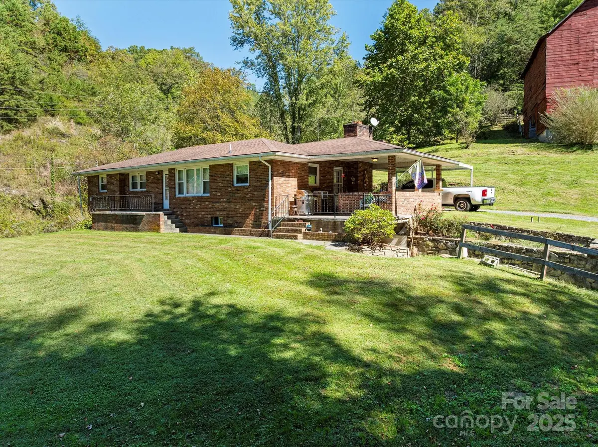 1623 Ammons Branch RD, Marshall, NC 28753