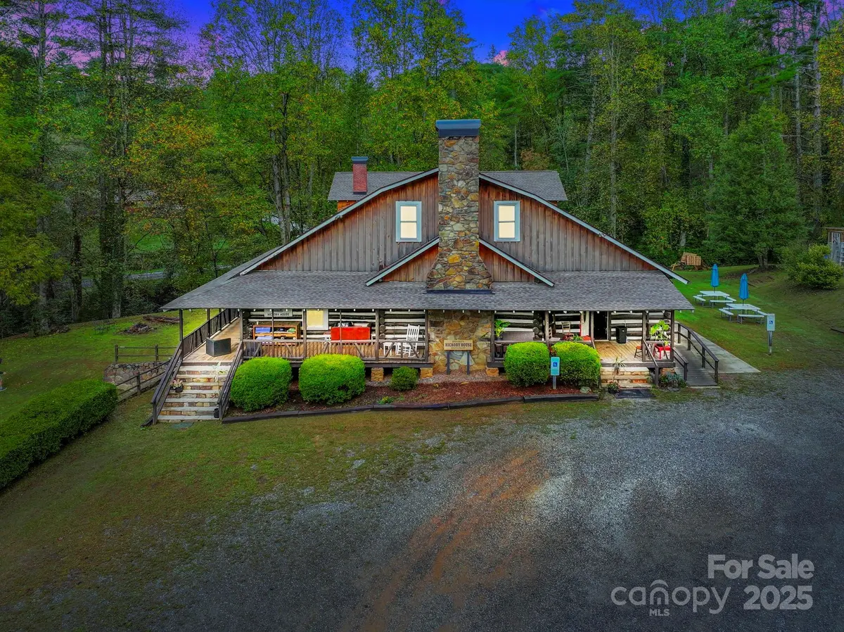 1196 N Country Club RD, Brevard, NC 28712