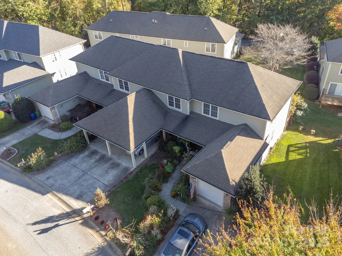 16 Aberdeen DR, Arden, NC 28704