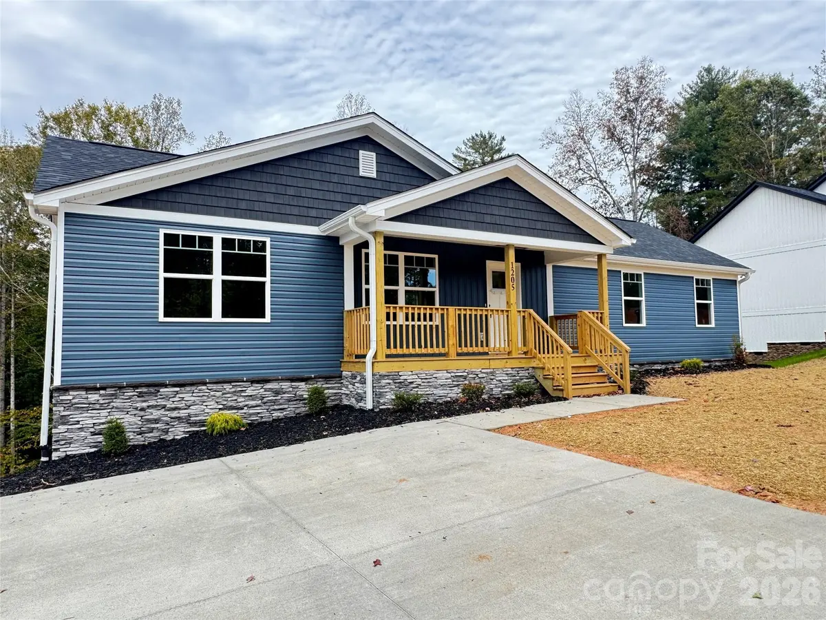1205 Summerhill ST SW, Lenoir, NC 28645