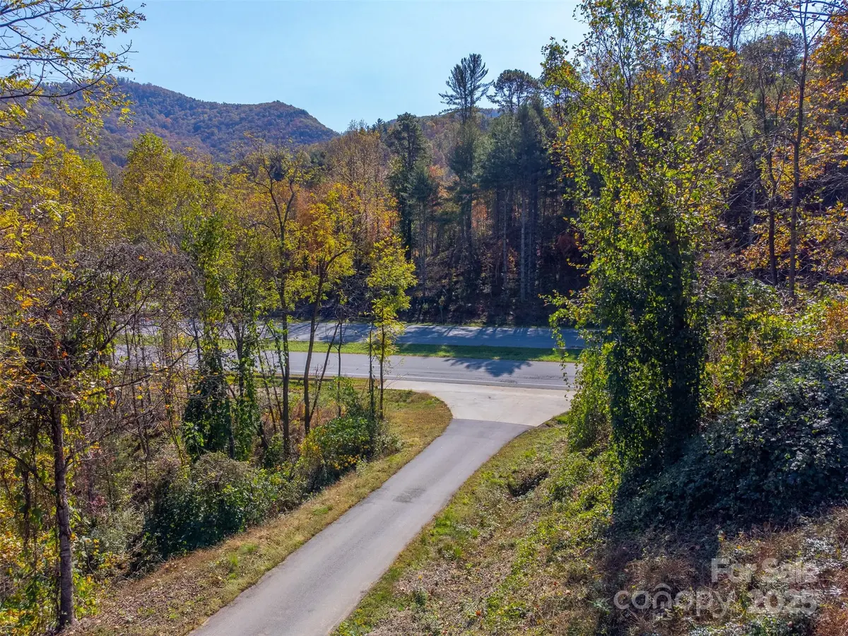 6918 US 441 HWY S, Sylva, NC 28779