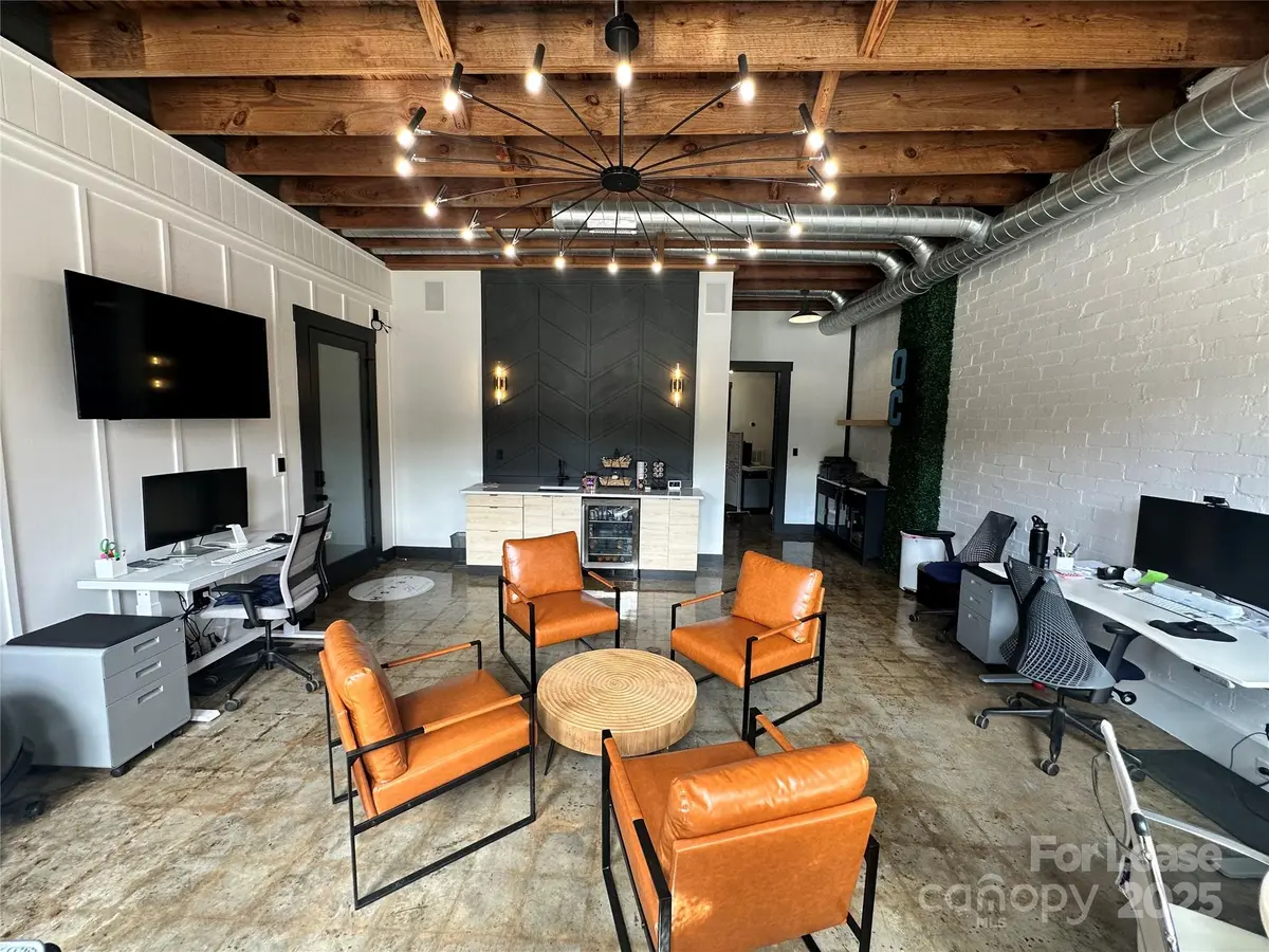 1930 Freedom DR, Charlotte, NC 28208