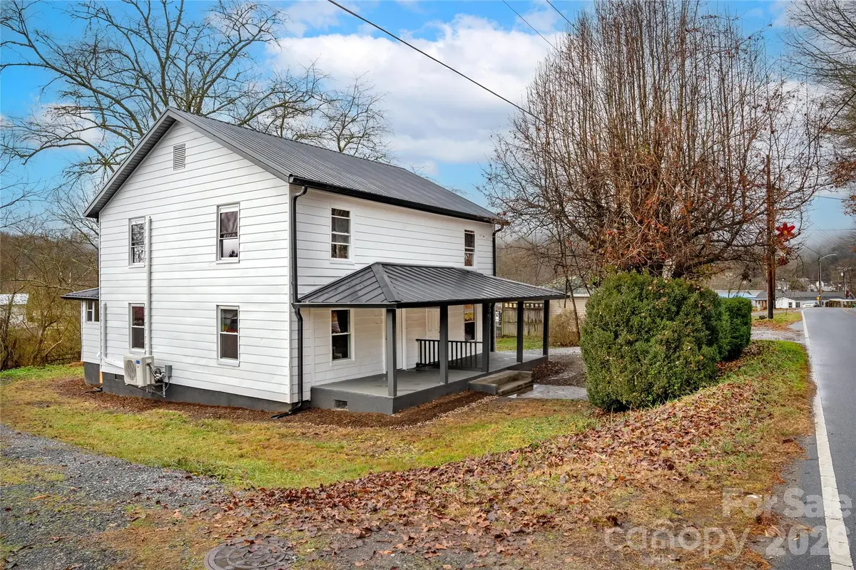 576 Pickens HWY, Rosman, NC 28722