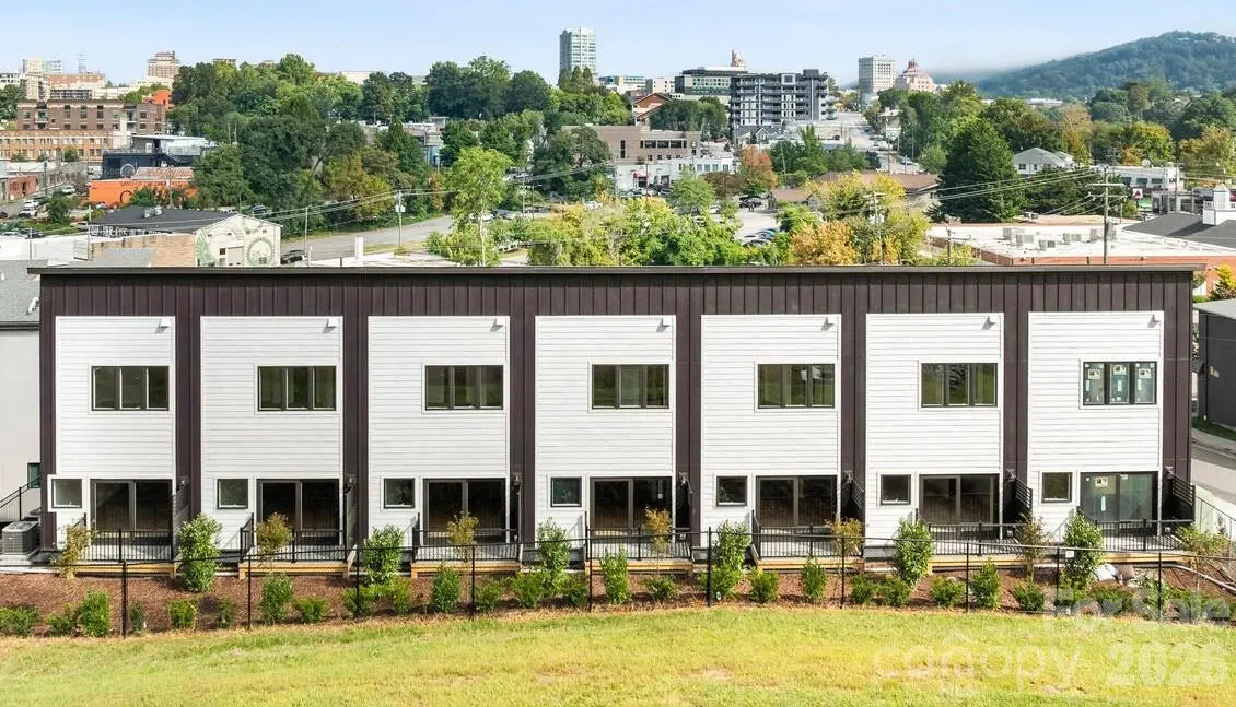 3 Lee Garden LN #104, Asheville, NC 28801