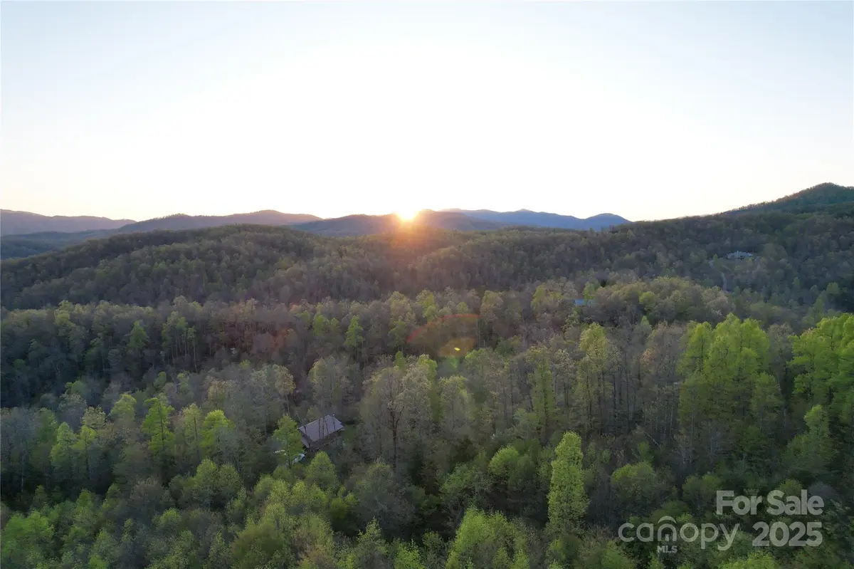 55 Major Mountain RD, Black Mountain, NC 28711