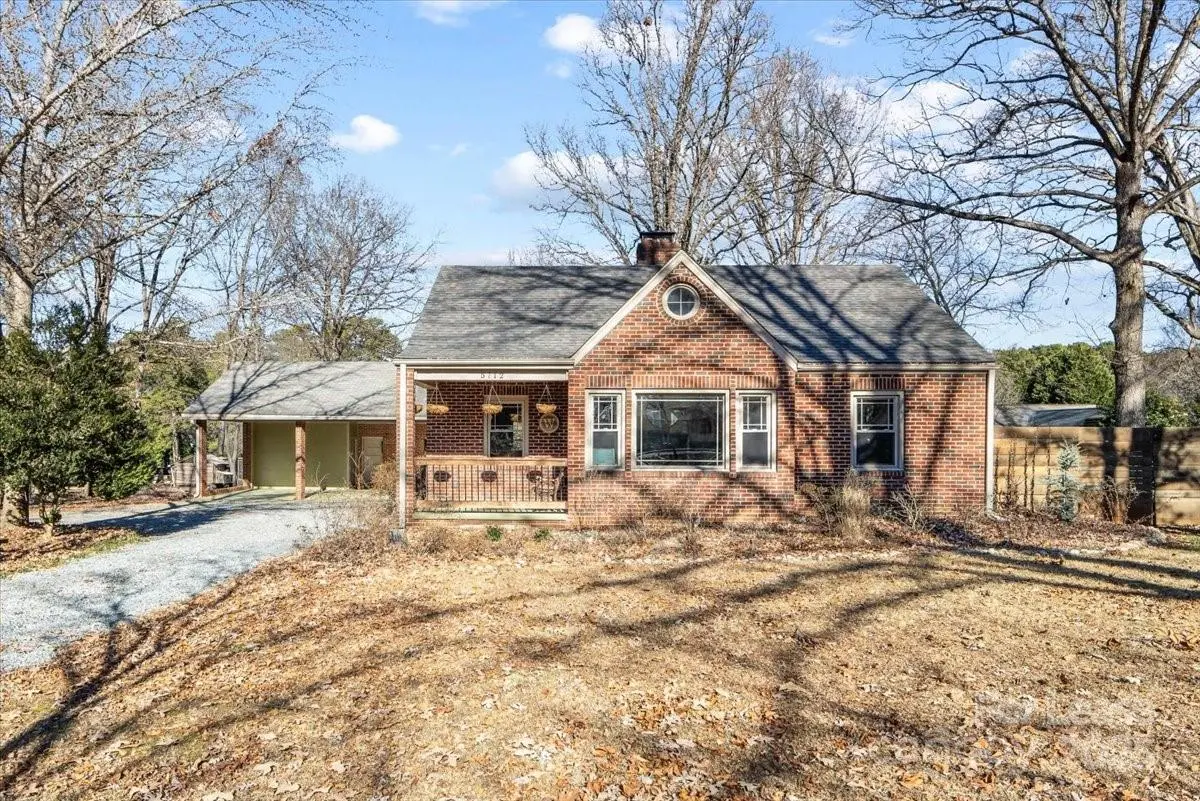 5712 Oak DR, Charlotte, NC 28216