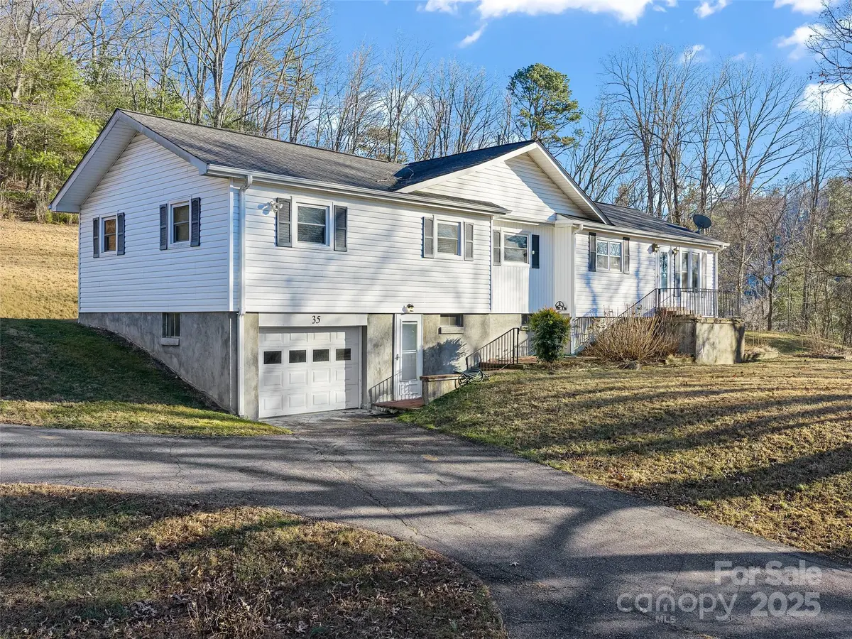 35 Smith Ridge DR, Asheville, NC 28803
