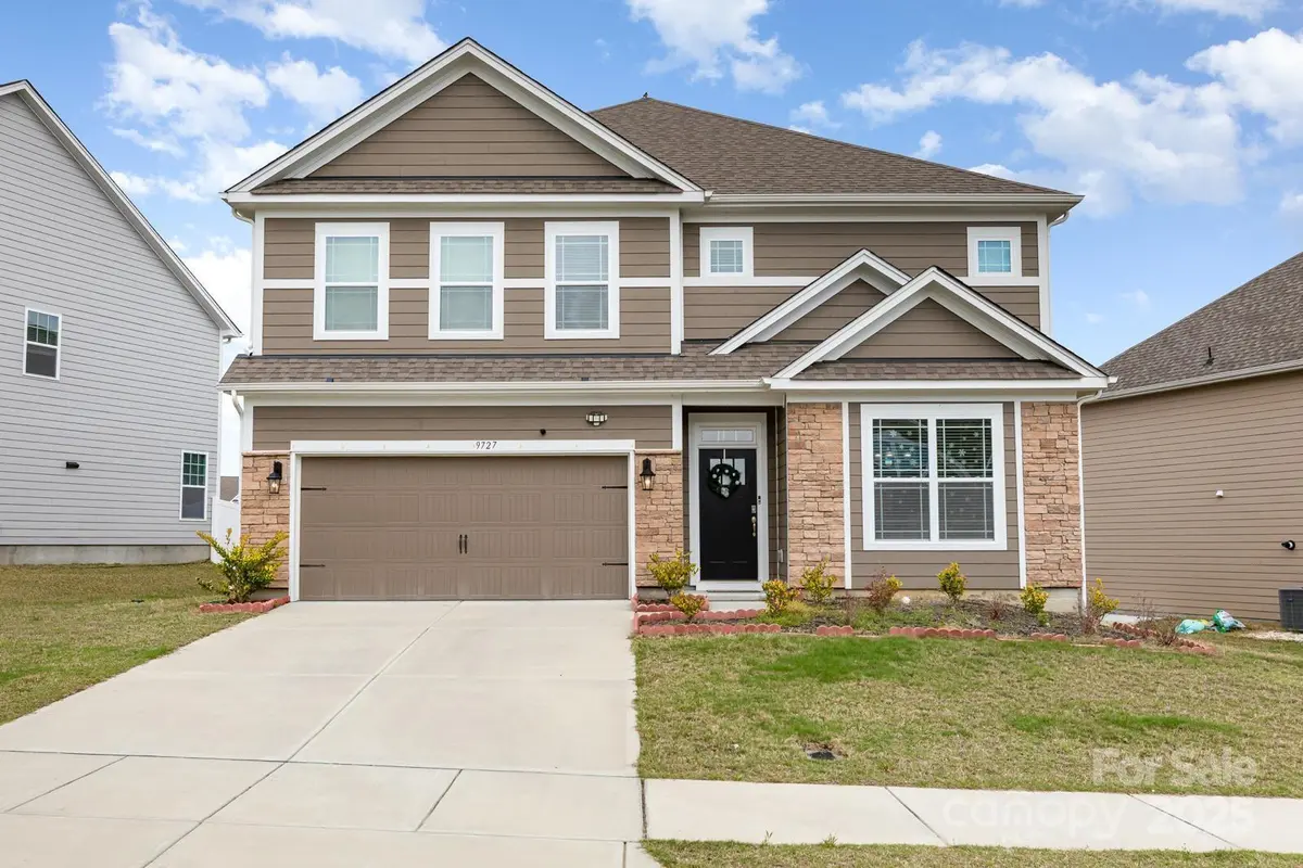 9727 White Chapel DR NW, Concord, NC 28027