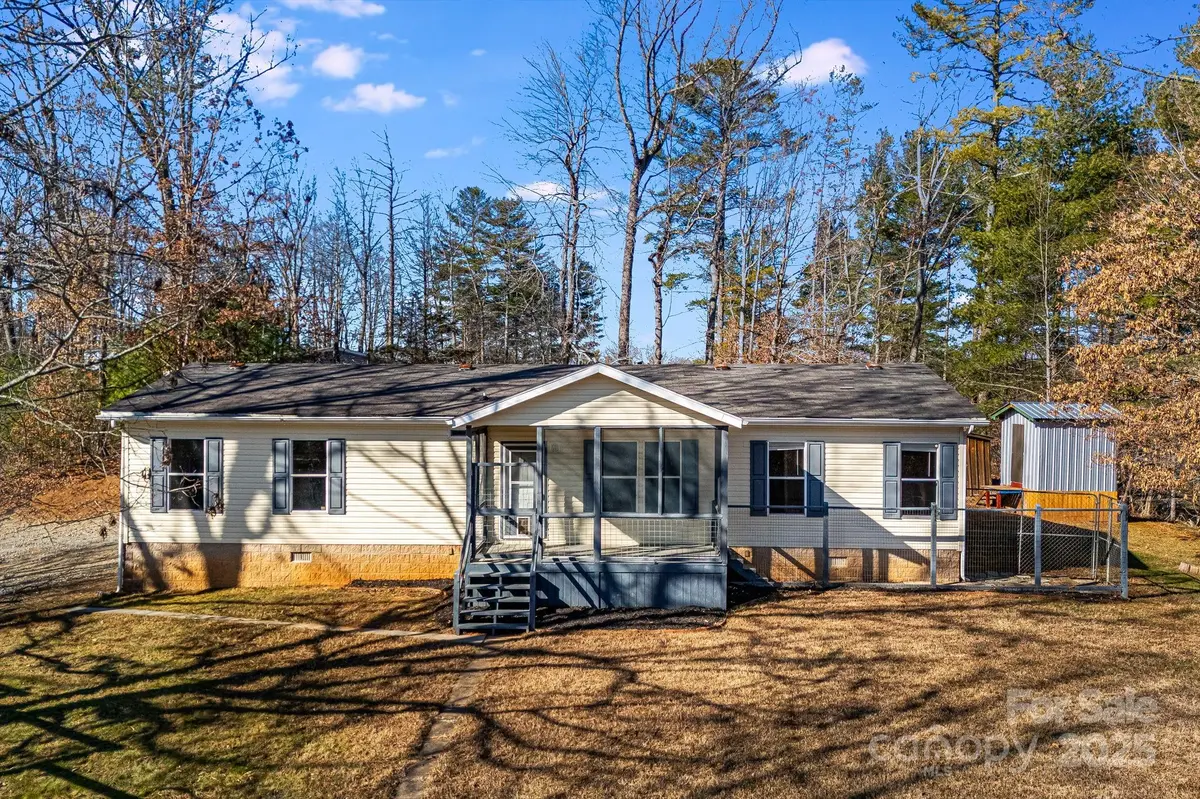 15 Cyrus LN, Weaverville, NC 28787